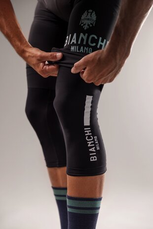 Bianchi kneewarmer1